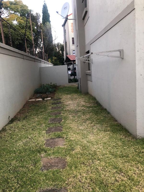 To Let 2 Bedroom Property for Rent in Lonehill Gauteng