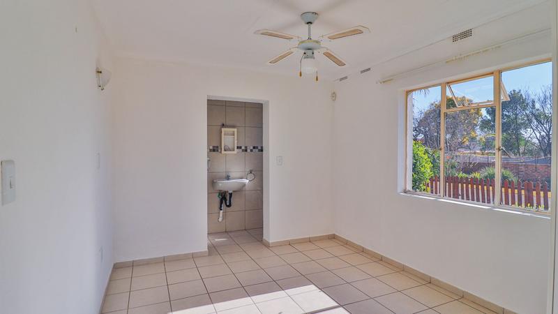 3 Bedroom Property for Sale in Hurlyvale Gauteng