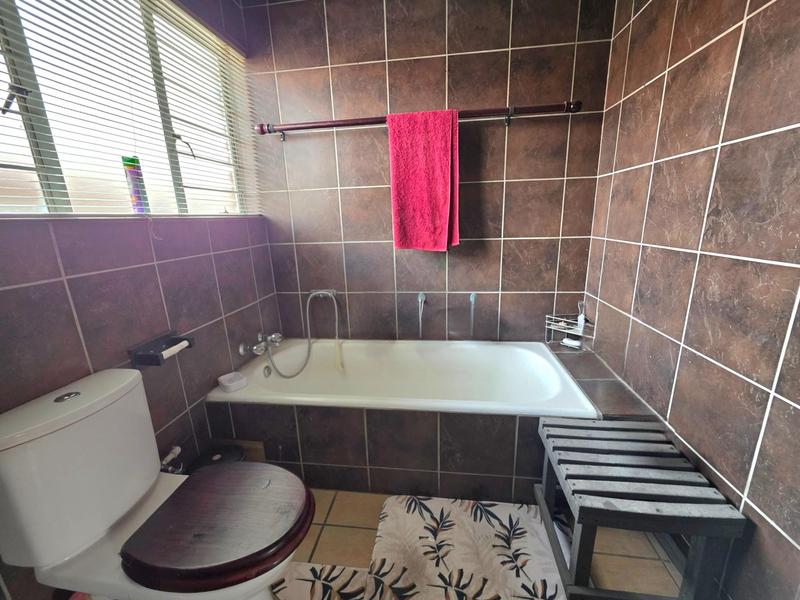2 Bedroom Property for Sale in Freeway Park Gauteng
