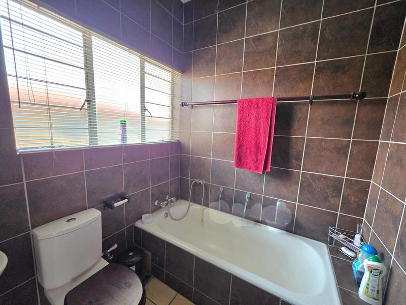 2 Bedroom Property for Sale in Freeway Park Gauteng