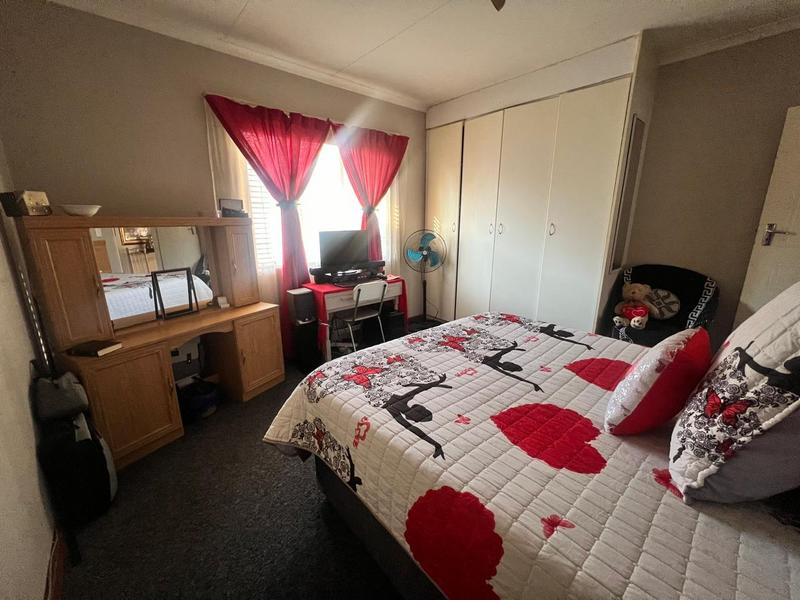2 Bedroom Property for Sale in Comet Gauteng