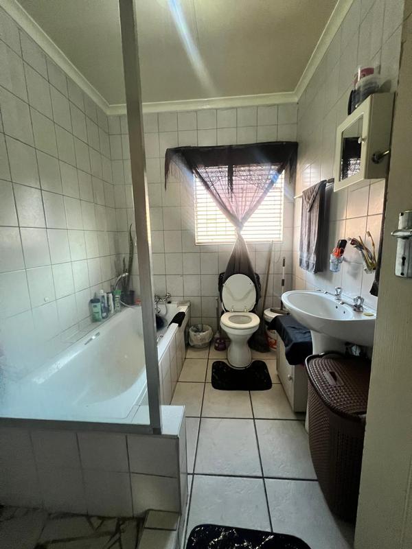 2 Bedroom Property for Sale in Comet Gauteng