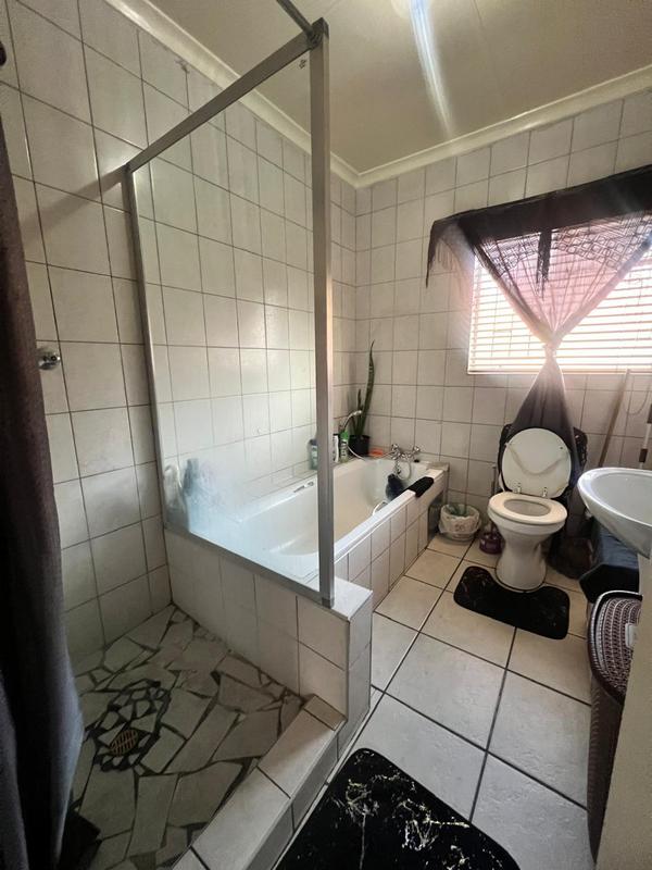 2 Bedroom Property for Sale in Comet Gauteng