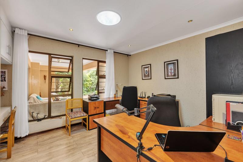4 Bedroom Property for Sale in Lonehill Gauteng