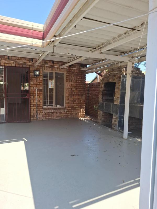 3 Bedroom Property for Sale in Wierdaglen Estate Gauteng