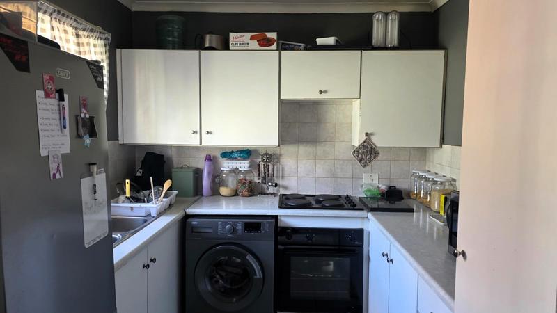 2 Bedroom Property for Sale in Rooihuiskraal North Gauteng
