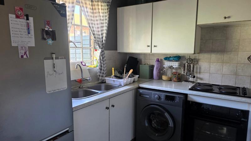 2 Bedroom Property for Sale in Rooihuiskraal North Gauteng