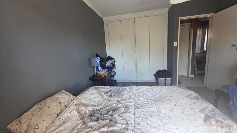 2 Bedroom Property for Sale in Rooihuiskraal North Gauteng
