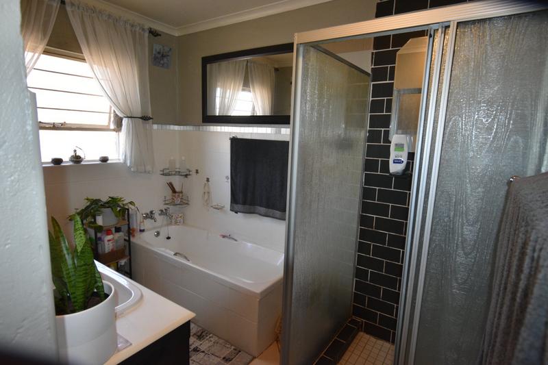 4 Bedroom Property for Sale in Rangeview Gauteng