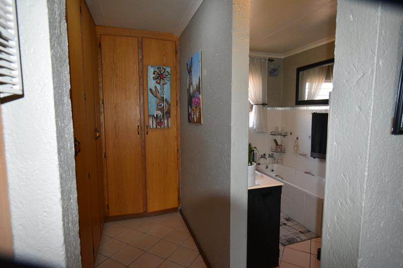4 Bedroom Property for Sale in Rangeview Gauteng