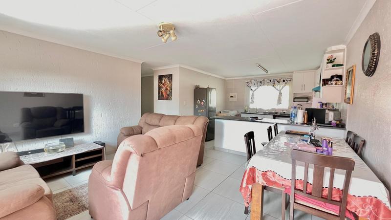To Let 3 Bedroom Property for Rent in Vorna Valley Gauteng
