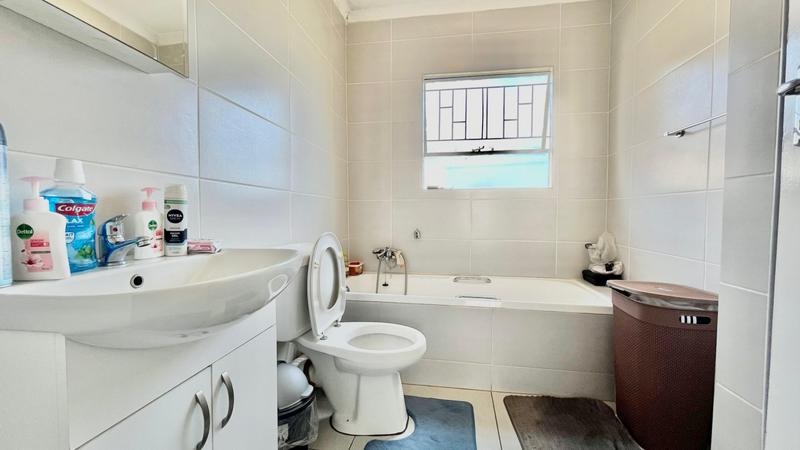To Let 3 Bedroom Property for Rent in Vorna Valley Gauteng