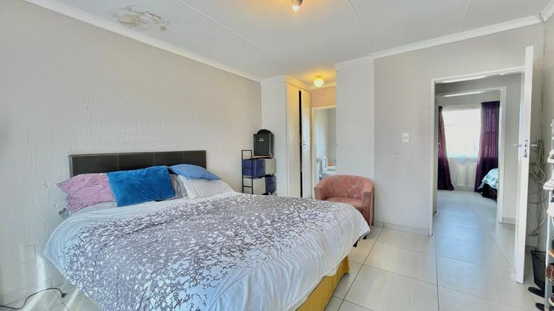 To Let 3 Bedroom Property for Rent in Vorna Valley Gauteng