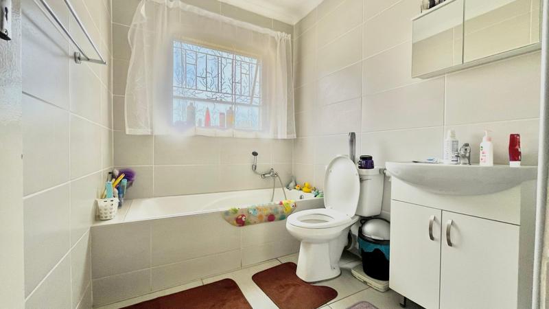 To Let 3 Bedroom Property for Rent in Vorna Valley Gauteng