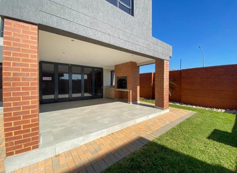 6 Bedroom Property for Sale in Swallow Hills Lifestyle Estate Gauteng