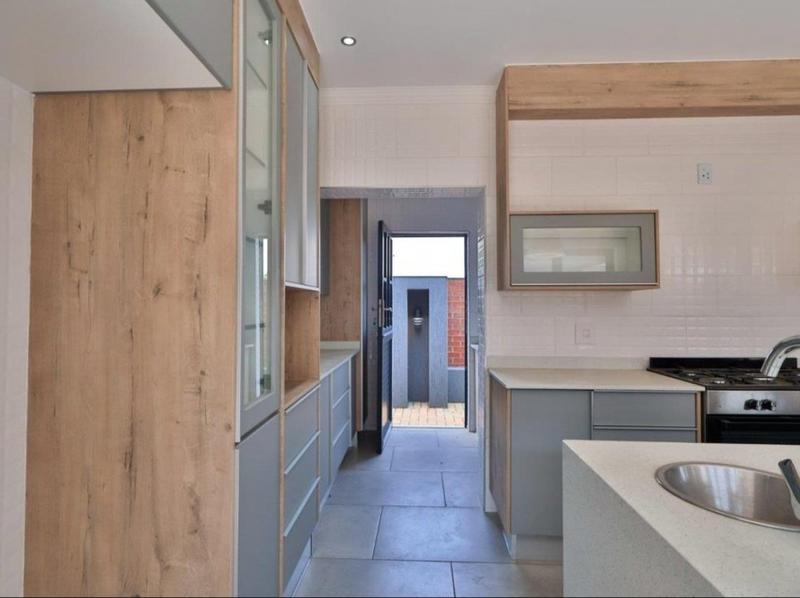 6 Bedroom Property for Sale in Swallow Hills Lifestyle Estate Gauteng
