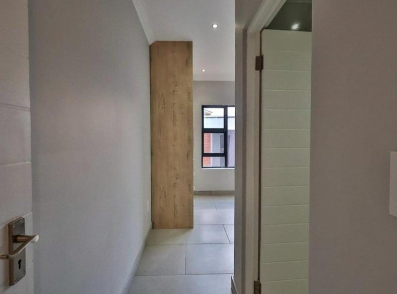 6 Bedroom Property for Sale in Swallow Hills Lifestyle Estate Gauteng