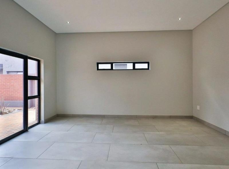 6 Bedroom Property for Sale in Swallow Hills Lifestyle Estate Gauteng