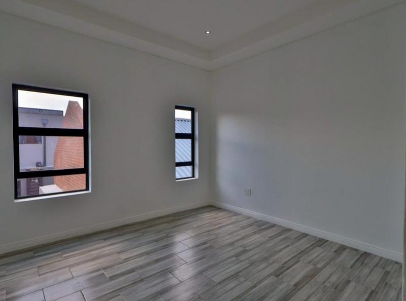 6 Bedroom Property for Sale in Swallow Hills Lifestyle Estate Gauteng