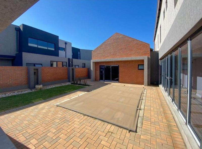 6 Bedroom Property for Sale in Swallow Hills Lifestyle Estate Gauteng