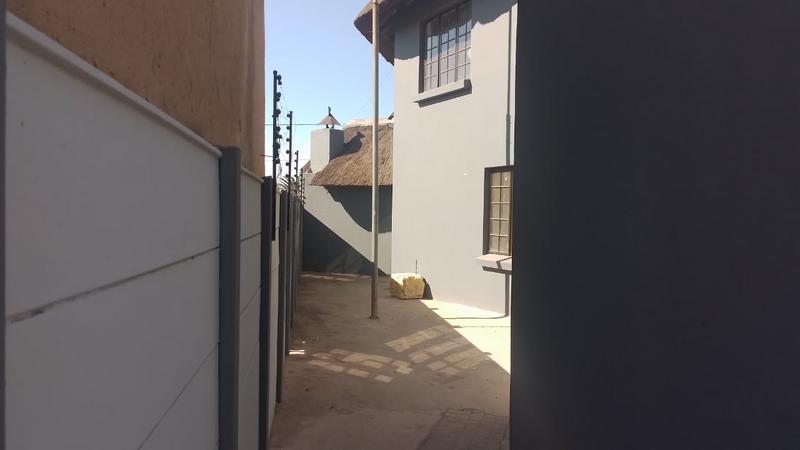 4 Bedroom Property for Sale in Eike Park Gauteng