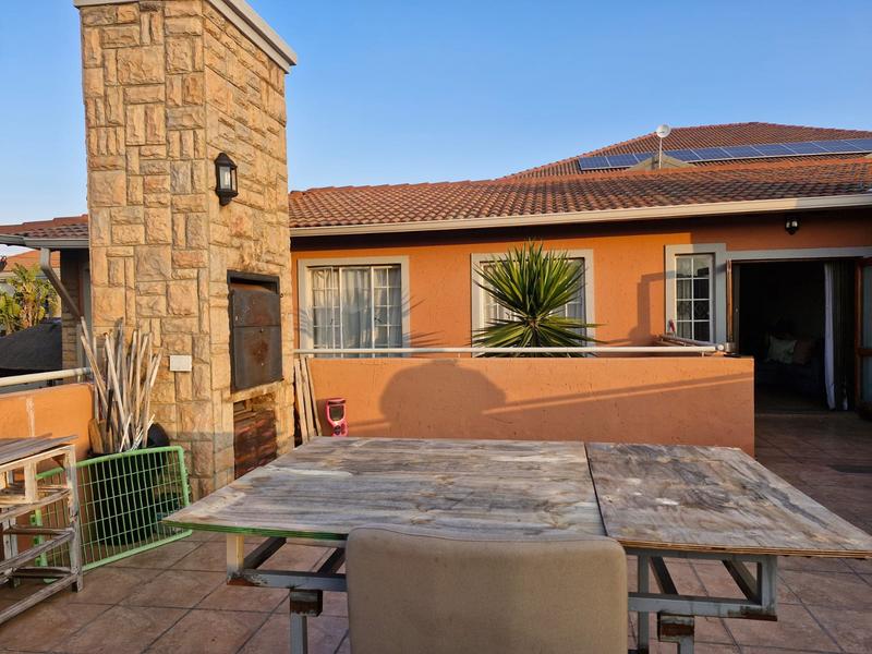 3 Bedroom Property for Sale in Glen Marais Gauteng
