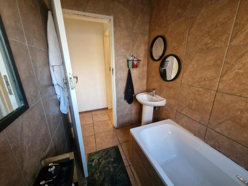 3 Bedroom Property for Sale in Glen Marais Gauteng
