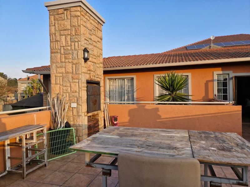 3 Bedroom Property for Sale in Glen Marais Gauteng