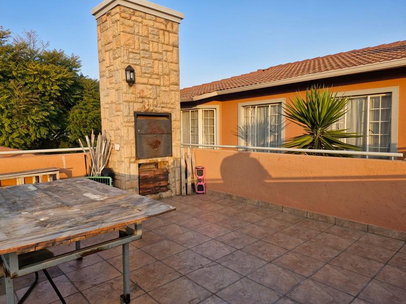 3 Bedroom Property for Sale in Glen Marais Gauteng