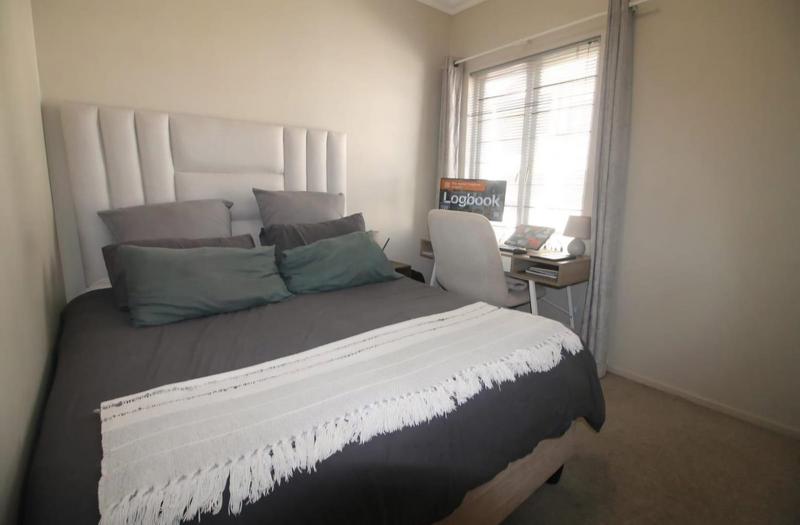 To Let 2 Bedroom Property for Rent in Parktown North Gauteng