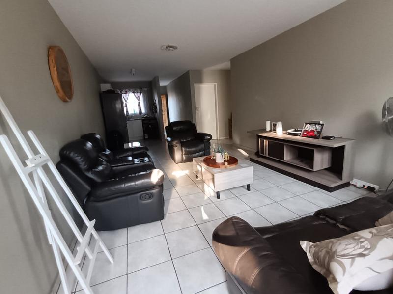 To Let 2 Bedroom Property for Rent in Strubenvale Gauteng