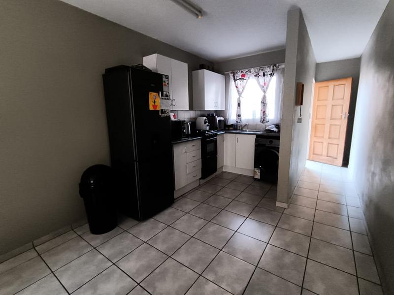To Let 2 Bedroom Property for Rent in Strubenvale Gauteng
