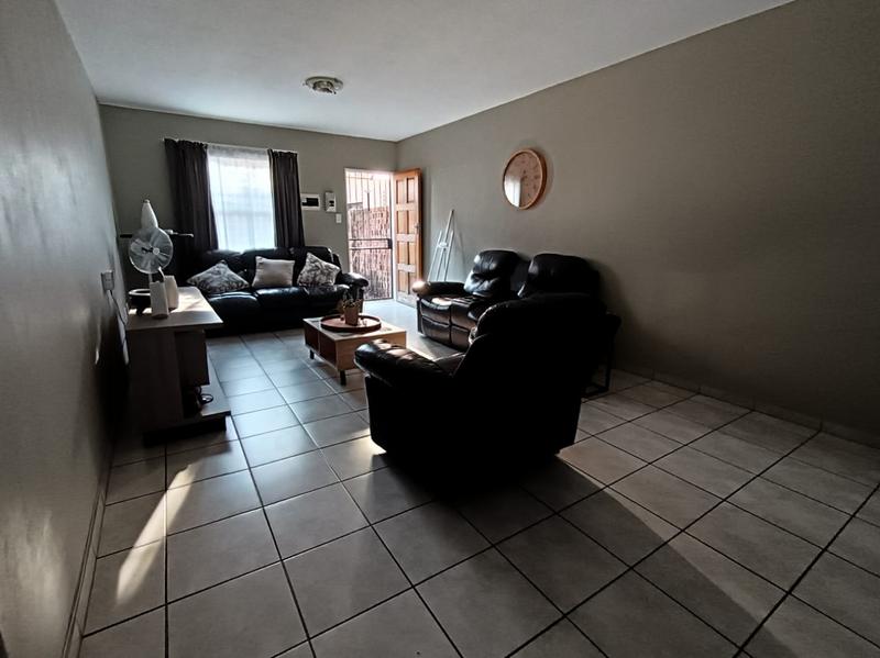 To Let 2 Bedroom Property for Rent in Strubenvale Gauteng