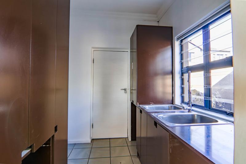 To Let 4 Bedroom Property for Rent in Copperleaf Estate Gauteng
