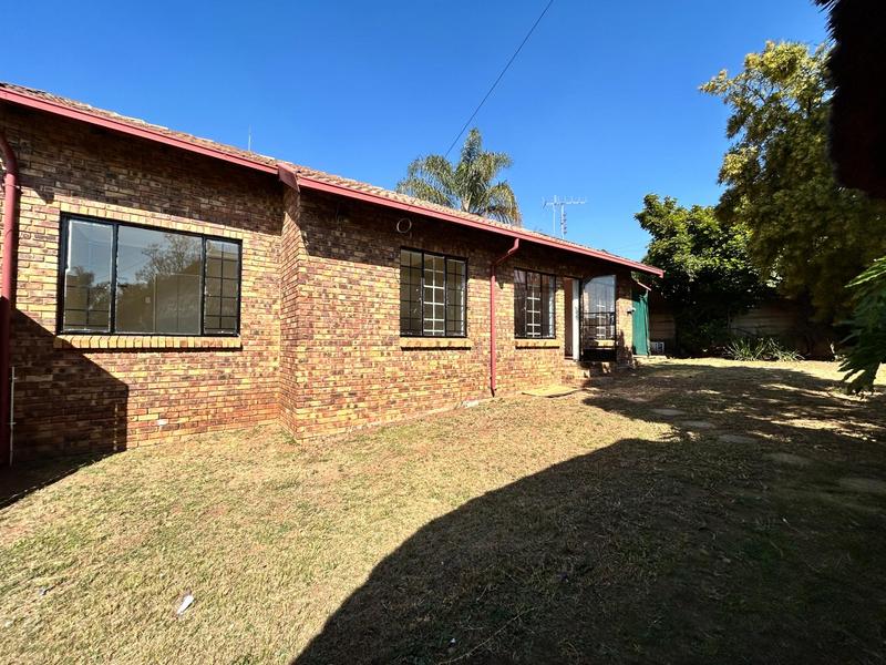 3 Bedroom Property for Sale in Heuweloord Gauteng