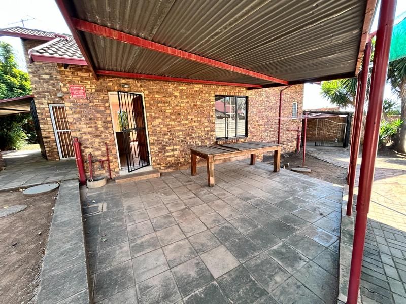 3 Bedroom Property for Sale in Heuweloord Gauteng