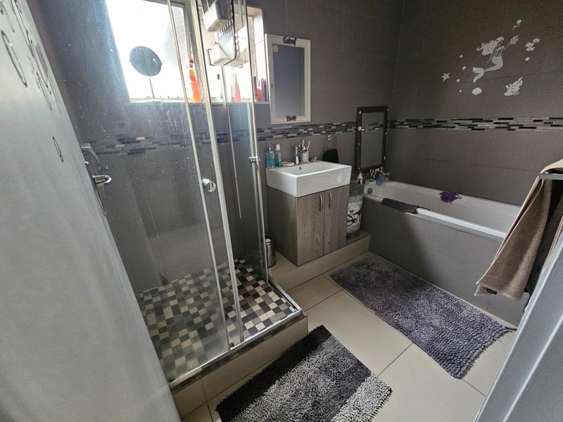3 Bedroom Property for Sale in Brackenhurst Gauteng