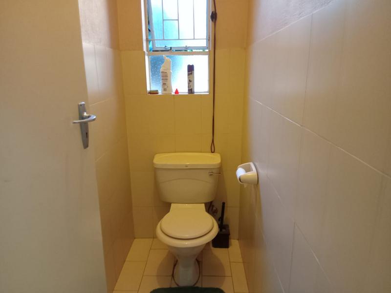 5 Bedroom Property for Sale in Rooihuiskraal Gauteng