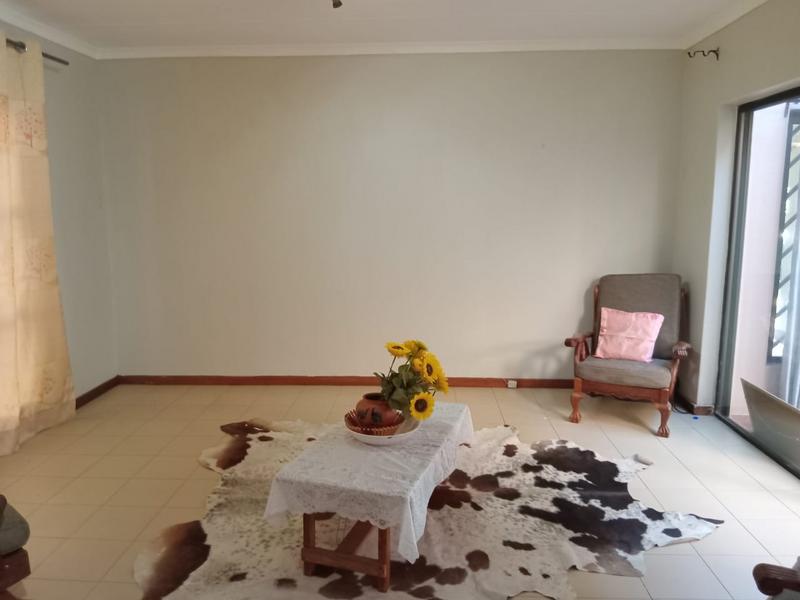 5 Bedroom Property for Sale in Rooihuiskraal Gauteng