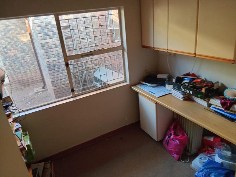 5 Bedroom Property for Sale in Rooihuiskraal Gauteng
