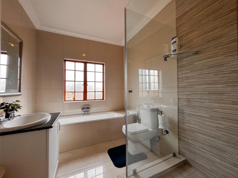 To Let 4 Bedroom Property for Rent in Kyalami Hills Gauteng