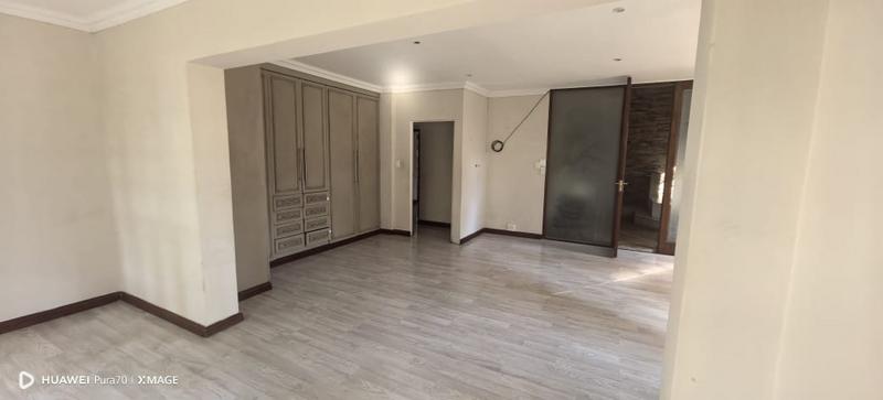 To Let 4 Bedroom Property for Rent in Sundowner Gauteng