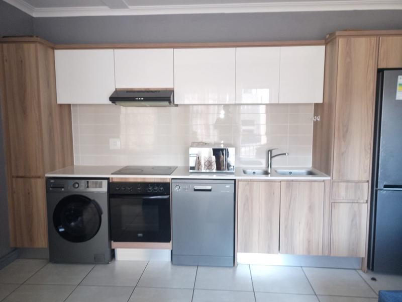 To Let 1 Bedroom Property for Rent in Silver Lakes Gauteng