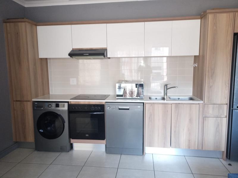 To Let 1 Bedroom Property for Rent in Silver Lakes Gauteng