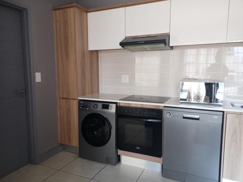 To Let 1 Bedroom Property for Rent in Silver Lakes Gauteng