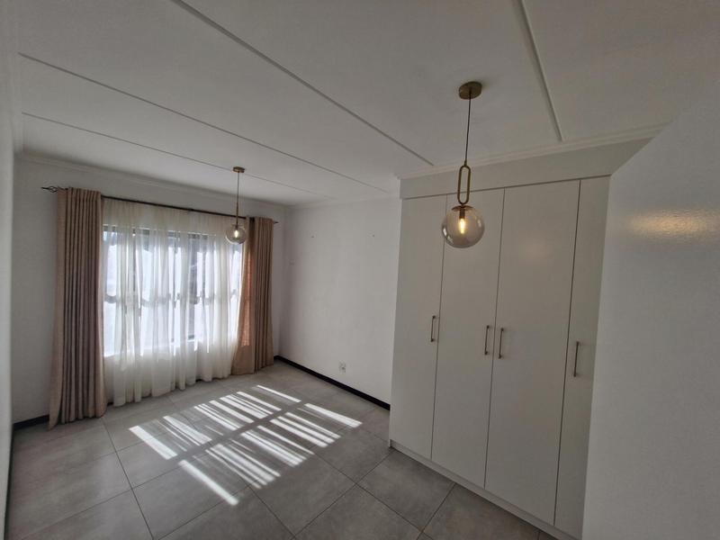 To Let 2 Bedroom Property for Rent in Bryanston Gauteng