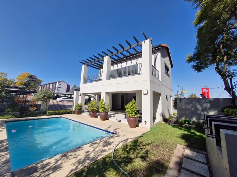 To Let 2 Bedroom Property for Rent in Bryanston Gauteng