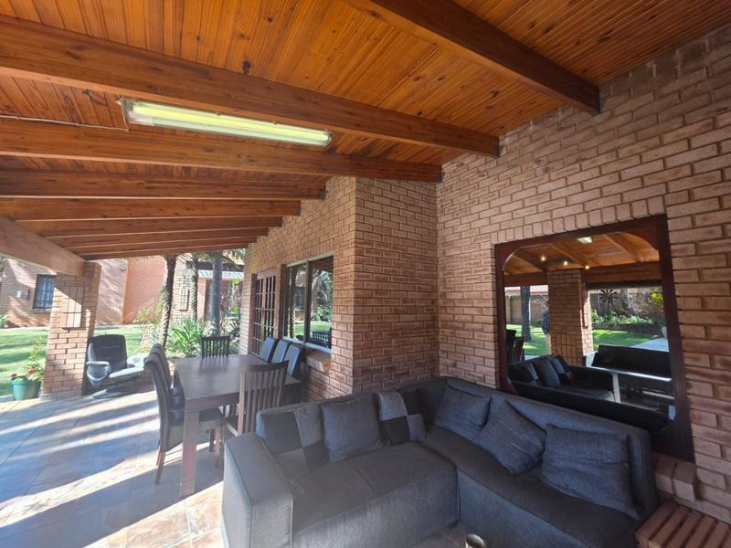 5 Bedroom Property for Sale in Greenhills Gauteng