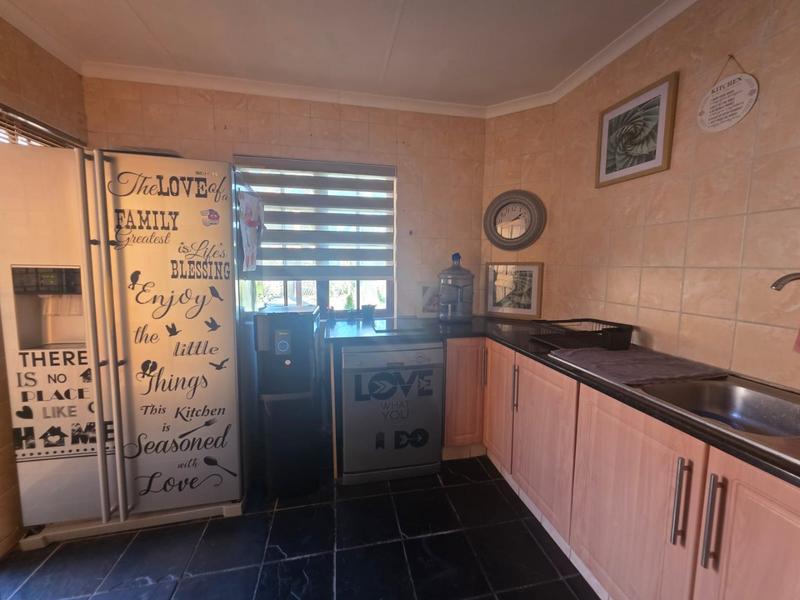 5 Bedroom Property for Sale in Greenhills Gauteng