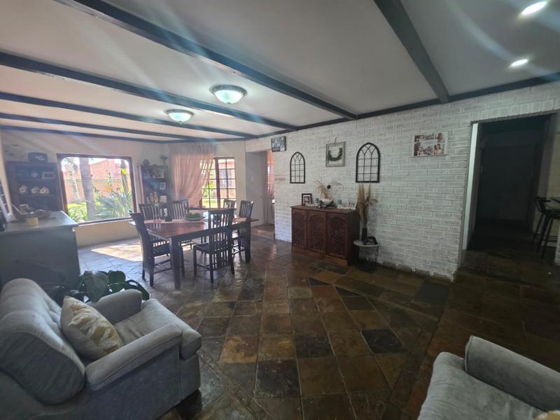 5 Bedroom Property for Sale in Greenhills Gauteng